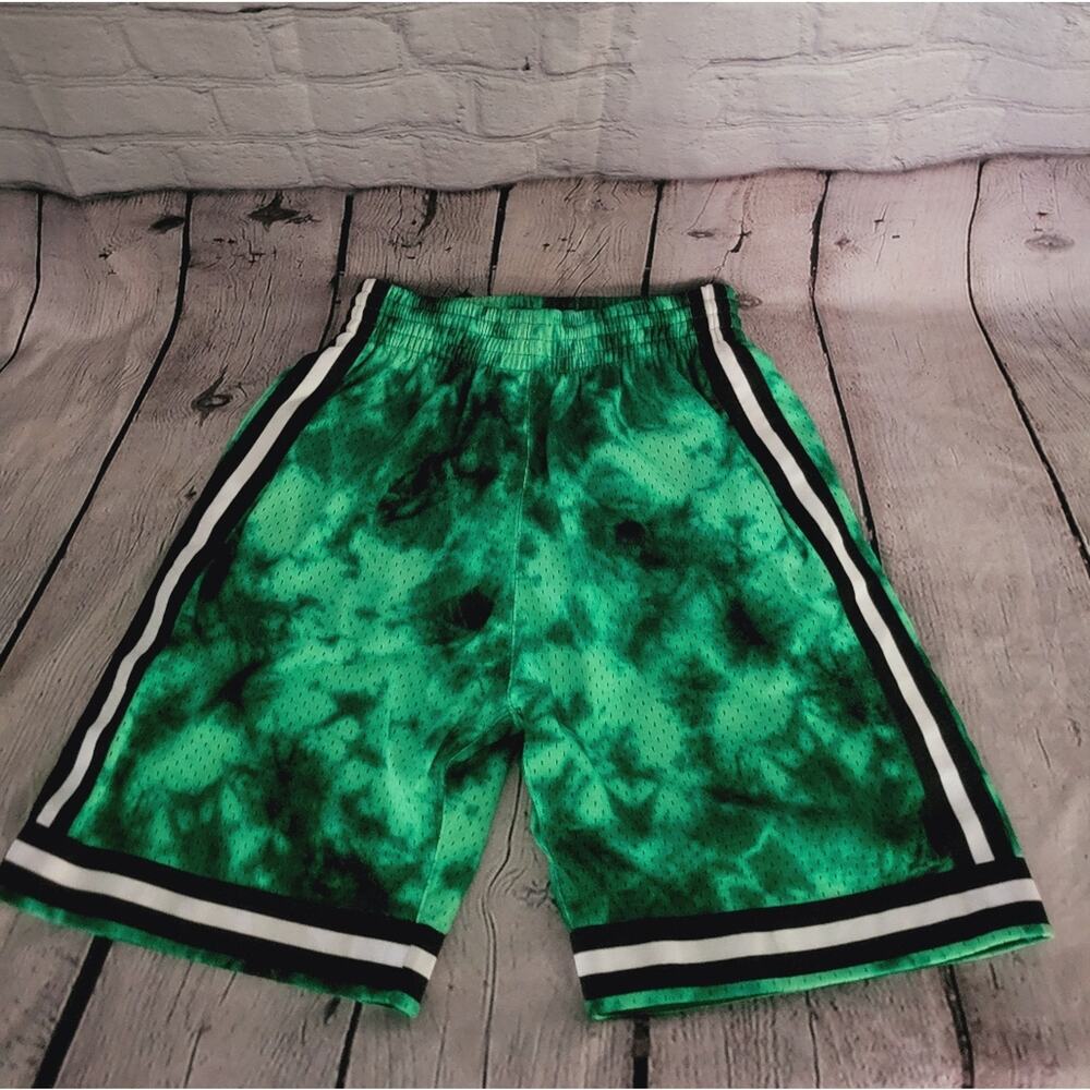 Mitchell & Ness NBA Boston Celtics Shorts Galaxy Swingman Classic Mens Size SM